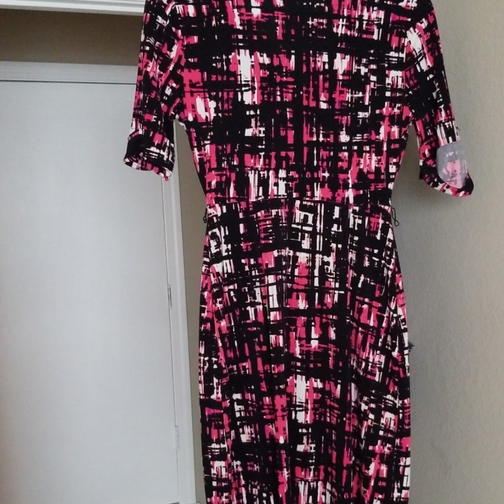 Dress - Picture 2 of 2